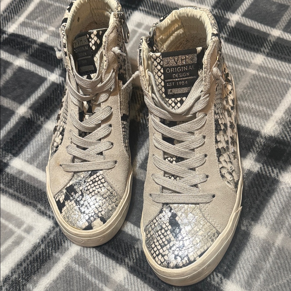 Vintage Havana Cream and Black Snake Print Sneakers